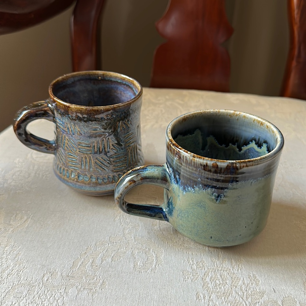 Gorgeous pair of Greta Scodro hand-thrown ceramic artisan mugs, 10 oz each